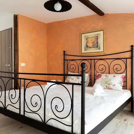 Guest house Casuta Din